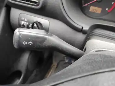 Pièce détachée automobile d'occasion commutateur multifonctions pour seat leon (1m1) 1.6 16 v références oem iam 4bo953503h  