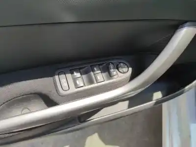 Pièce détachée automobile d'occasion commande de lève vitre avant gauche pour peugeot 308 ep6 références oem iam slv649026  