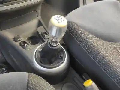 Pièce détachée automobile d'occasion pommeau de levier de vitesses pour citroen c2 kfv références oem iam slv2403cz  