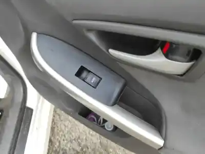 Автозапчастина б/у передній правий віконний вимикач для toyota prius (_w3_) 1.8 plug-in hybrid (zvw30) посилання на oem iam 