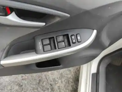 Автозапчастина б/у передні вікний вмикач для toyota prius (_w3_) 1.8 plug-in hybrid (zvw30) посилання на oem iam 