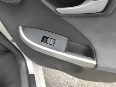 Автозапчастина б/у управління склами задніх правіх для toyota prius (_w3_) 1.8 plug-in hybrid (zvw30) посилання на oem iam 