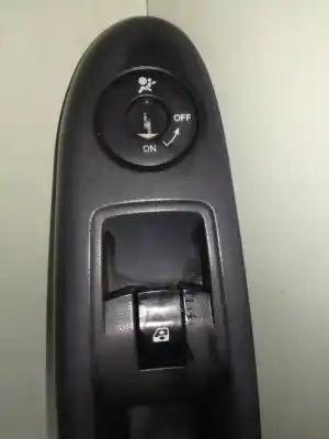 Автозапчасти б/у выключатель переднего правого окна за renault clio ii fase ii (b/cb0) d4fb7 ссылки oem iam   