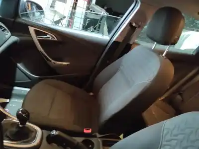 Pièce détachée automobile d'occasion siège avant droit pour opel astra j sedán 1.7 cdti (69) références oem iam 