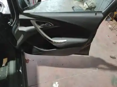 Pièce détachée automobile d'occasion garniture de porte avant droite pour opel astra j sedán 1.7 cdti (69) références oem iam 