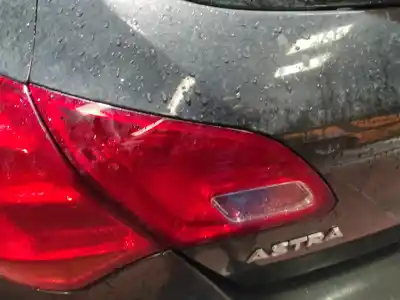Pièce détachée automobile d'occasion feu arrière gauche intérieur pour opel astra j sedán 1.7 cdti (69) références oem iam 