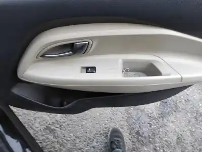 Pièce détachée automobile d'occasion commande de lève vitre avant droit pour kia rio iii (ub) 1.4 crdi références oem iam 935751w010