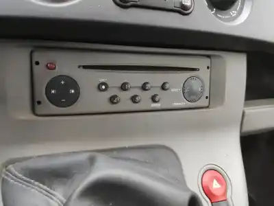 Recambio de automóvil de segunda mano de RADIO CD para RENAULT KANGOO (F/KC0)  referencias OEM IAM   