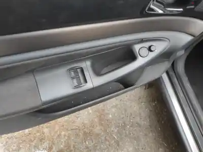 Автозапчасти б/у выключатель левого переднего окна за audi a4 b5 (8d2) 1.8 ссылки oem iam 