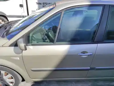 Recambio de automóvil de segunda mano de PUERTA DELANTERA IZQUIERDA para RENAULT SCENIC II  referencias OEM IAM   