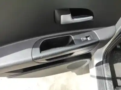 Peça sobressalente para automóvel em segunda mão botão / interruptor elevador vidro traseiro esquerdo por kia ceed sportswagon (ed) d4fb-ul referências oem iam 