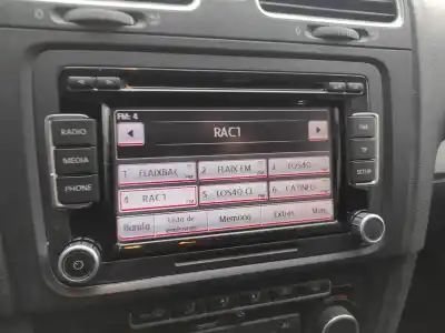 Pièce détachée automobile d'occasion ÉCRAN MULTIFONCTIONS pour VOLKSWAGEN GOLF VI (5K1)  Références OEM IAM 3C8057195X  