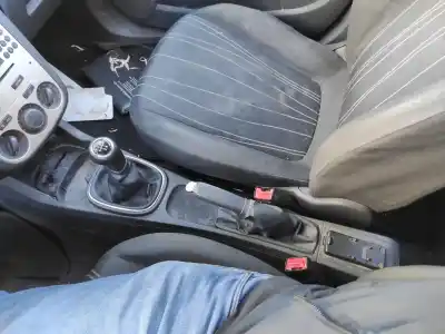 Gebrauchtes Autoersatzteil MITTELKONSOLE ARMATURENBRETT zum OPEL CORSA D  OEM-IAM-Referenzen   