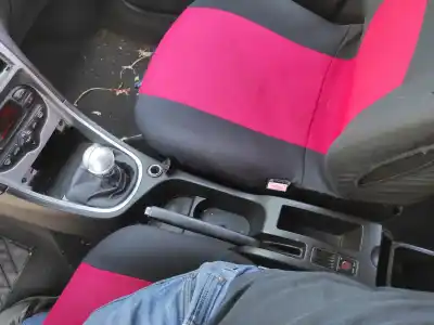 Gebrauchtes Autoersatzteil MITTELKONSOLE ARMATURENBRETT zum PEUGEOT 307 (S1)  OEM-IAM-Referenzen 758959  