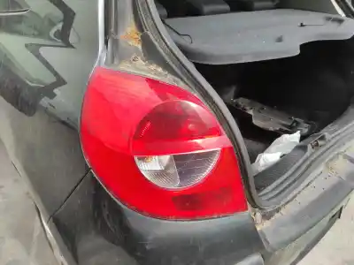 Recambio de automóvil de segunda mano de piloto trasero izquierdo para renault clio iii confort dynamique referencias oem iam   