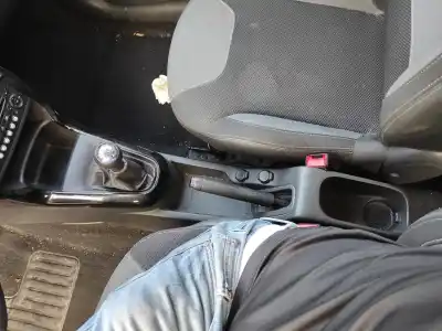 Автозапчастина б/у центральна консоль для citroen citroën c3 ii 1.2 vti 82 gasolina hmz (eb2) hmz (eb2f) посилання на oem iam 98015785zd