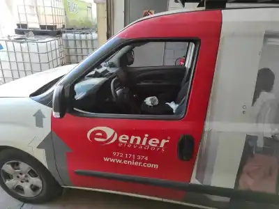 Автозапчасти б/у ЛЕВАЯ ПЕРЕДНЯЯ ДВЕРЬ за OPEL COMBO D  ссылки OEM IAM   