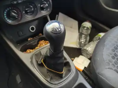 Pezzo di ricambio per auto di seconda mano POMELLO DELLA LEVA DEL CAMBIO per OPEL CORSA E  Riferimenti OEM IAM   