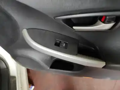 Автозапчастина б/у передній правий віконний вимикач для toyota prius (_w3_) 1.8 plug-in hybrid (zvw30) посилання на oem iam 