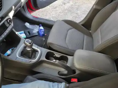 Gebrauchtes Autoersatzteil MITTELKONSOLE ARMATURENBRETT zum HYUNDAI I30 (PD)  OEM-IAM-Referenzen 84611G4000TRY  