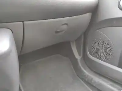 Автозапчастина б/у бардачок для renault twingo ii (cn0_) 1.2 16v (cn04, cn0a, cn0b) посилання на oem iam 