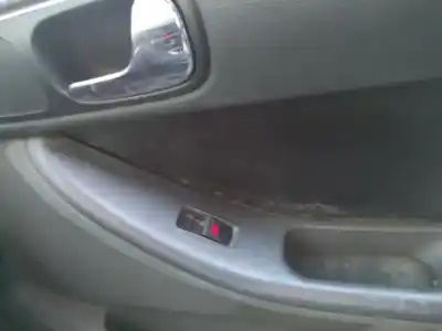 Peça sobressalente para automóvel em segunda mão botão / interruptor elevador vidro dianteiro direito por audi a3 (8l1) 1.9 tdi referências oem iam 