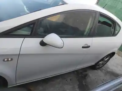 Recambio de automóvil de segunda mano de puerta delantera izquierda para seat leon (1p1) bxe referencias oem iam 