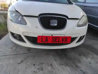 Recambio de automóvil de segunda mano de PARAGOLPES DELANTERO para SEAT LEON (1P1)  referencias OEM IAM   