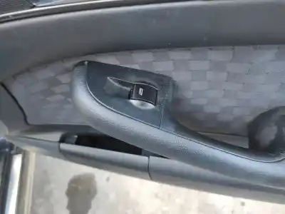Автозапчасти б/у выключатель переднего правого окна за audi a6 c5 avant (4b5) 2.5 tdi ссылки oem iam 