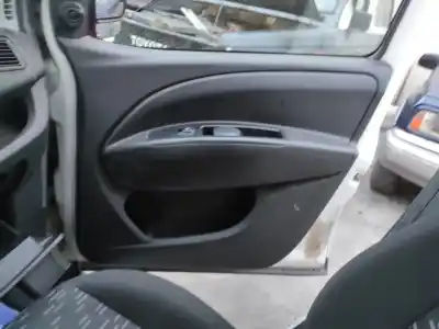 Автозапчасти б/у обивка передней правой двери за opel combo d 263a2000 ссылки oem iam 