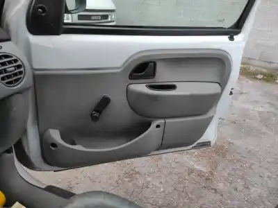 Pièce détachée automobile d'occasion Garniture De Porte Avant Droite pour RENAULT KANGOO (F/KC0) K9K714 Références OEM IAM   