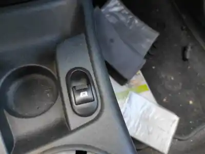Tweedehands auto-onderdeel Schakelaar Rechts Voor Ruit voor CITROEN C3 I (FC_, FN_) 1.4 HDI OEM IAM-referenties   