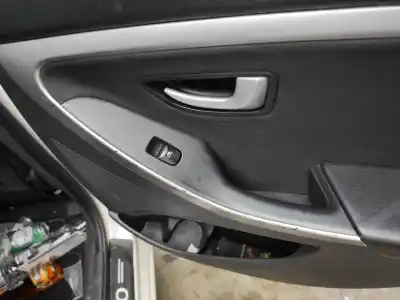 Second-hand car spare part REAR RIGHT POWER WINDOW SWITCH for HYUNDAI I30 (GD)  OEM IAM references   