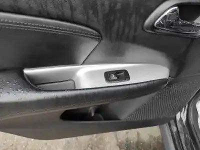 Pezzo di ricambio per auto di seconda mano comandi alzacristalli posteriore sinistro per fiat freemont (345) 939b5000 riferimenti oem iam 
