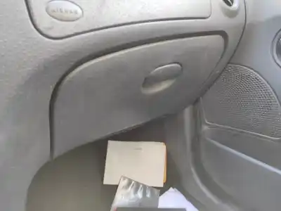 Second-hand car spare part GLOVE COMPARTMENT for CITROEN C3  OEM IAM references   