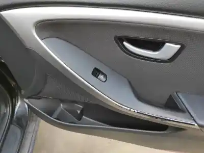 İkinci el araba yedek parçası SAG ÖN CAM ANAHTARI için HYUNDAI I30 (GD)  OEM IAM referansları   
