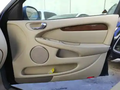 Second-hand car spare part right front door trim for jaguar x-type i (x400) 3.0 v6 a las 4 ruedas oem iam references 