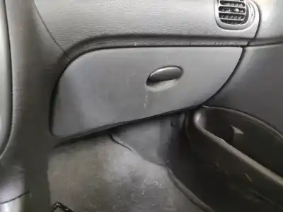 Recambio de automóvil de segunda mano de Guantera para PEUGEOT 206 SW 8HX(DV4TD) referencias OEM IAM   