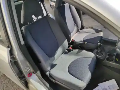 Автозапчасти б/у СИДЕНЬЕ ПРАВОЕ ПЕРЕДНЕЕ за HONDA JAZZ (GD1/5)  ссылки OEM IAM   