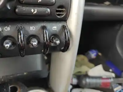 Peça sobressalente para automóvel em segunda mão botão / interruptor elevador vidro dianteiro esquerdo por mini mini (r50,r53) g-w10b16a referências oem iam   