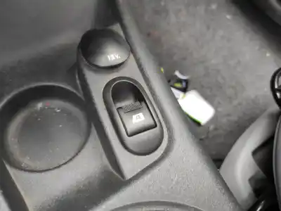 Tweedehands auto-onderdeel schakelaar rechts voor ruit voor citroen c3 i (fc_, fn_) 1.4 hdi oem iam-referenties 