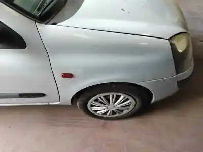 Автозапчастина б/у передне праве крило для RENAULT CLIO II FASE II (B/CB0) D7F720 Посилання на OEM IAM   