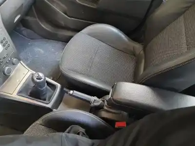 Gebrauchtes Autoersatzteil MITTELKONSOLE ARMATURENBRETT zum OPEL ASTRA H BERLINA  OEM-IAM-Referenzen   