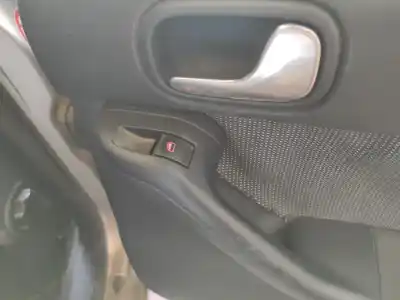Pièce détachée automobile d'occasion commande de lève vitre arrière droit pour audi a3 (8l) axr références oem iam 