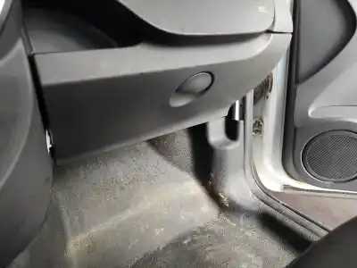 Автозапчастина б/у бардачок для renault kangoo ii (f/kw0) k9k608 посилання на oem iam 681083048r