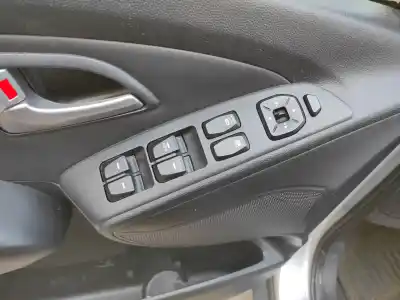 Second-hand car spare part LEFT FRONT POWER WINDOW SWITCH for HYUNDAI IX35 (EL/LM)  OEM IAM references   