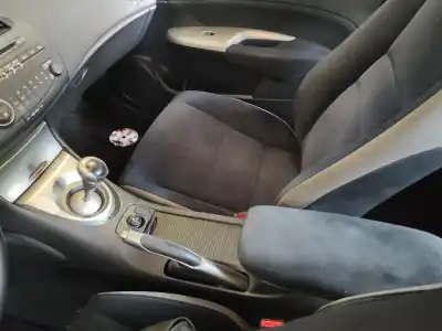 Автозапчасти б/у центральная консоль за honda civic viii hatchback (fn, fk) 2.2 ctdi (fk3) ссылки oem iam 