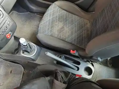 Pièce détachée automobile d'occasion CONSOLE CENTRALE pour RENAULT CLIO III  Références OEM IAM   