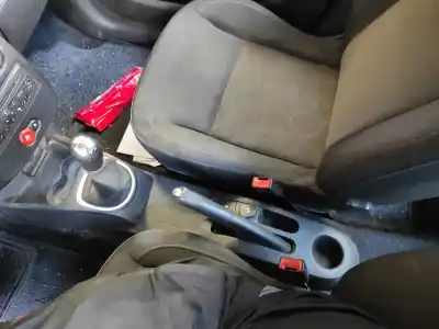 Pièce détachée automobile d'occasion CONSOLE CENTRALE pour RENAULT CLIO III  Références OEM IAM   