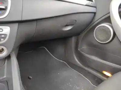 Second-hand car spare part GLOVE COMPARTMENT for RENAULT FLUENCE  OEM IAM references 685003946R  
